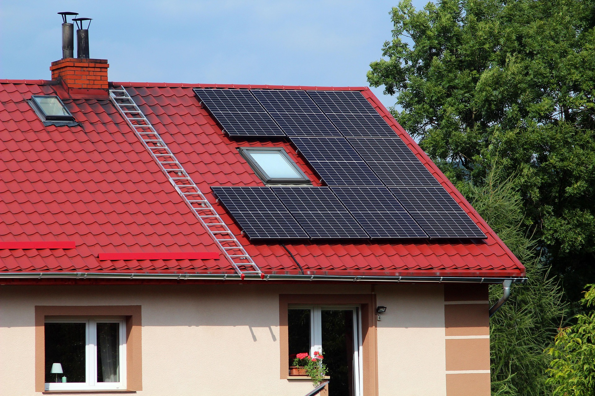 Gebäudemodernisierung Bild im Beitrag PV Anlagen auf Dächern zur Gebäudemodernisierung